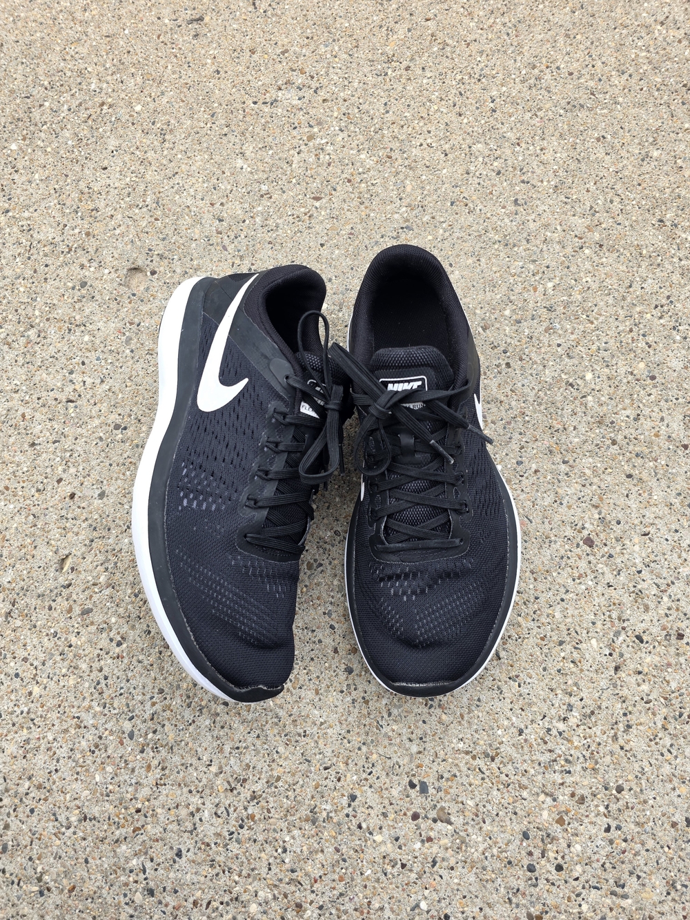 Nike Flex Run Sneaker Women Size 9.5